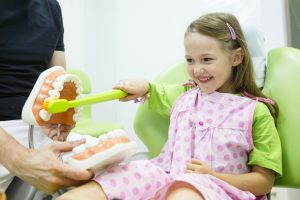 Child-At-Hutchinson-Dentist